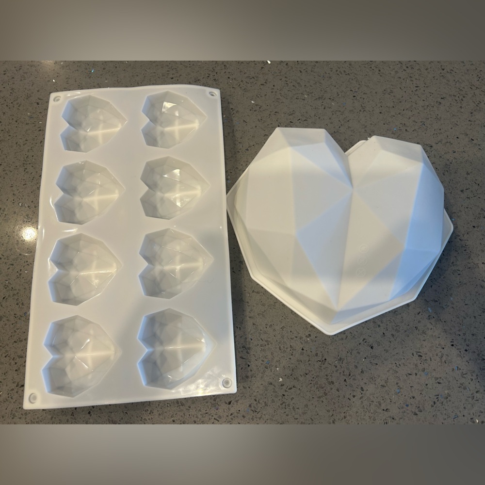 🧡5/$25🧡White Heart-Shaped Silicone Mold